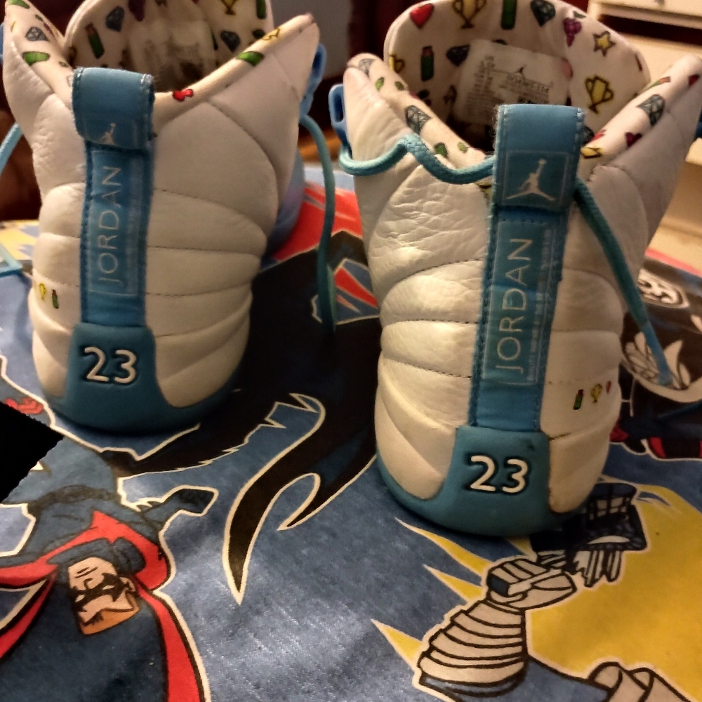 Jordan retro 12 emojis